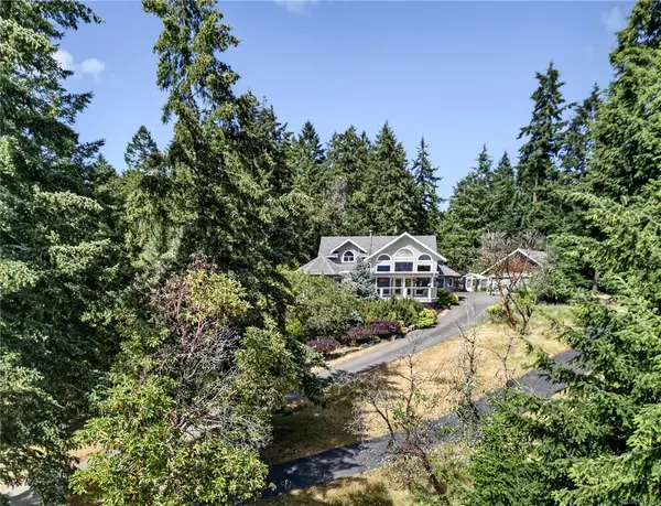 112 Murrelet Pl, Salt Spring BC V8K 1G9 - 3 bed, 3 bath property for sale in Salt Spring