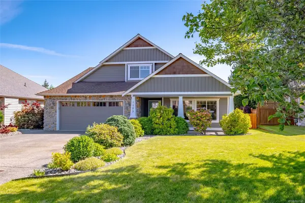 1153 Roberton Blvd, Parksville BC V9P 2R6 - 3 bed, 3 bath in Parksville