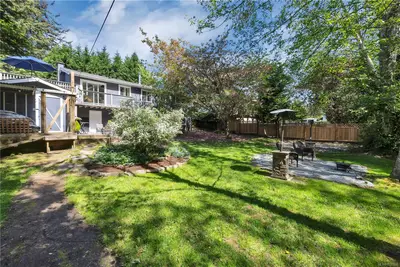 3424 Hammond Bay Rd, Nanaimo BC V9T 1E6
