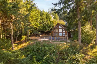 5030 Lost Lake Rd, Nanaimo BC V9T 5E4