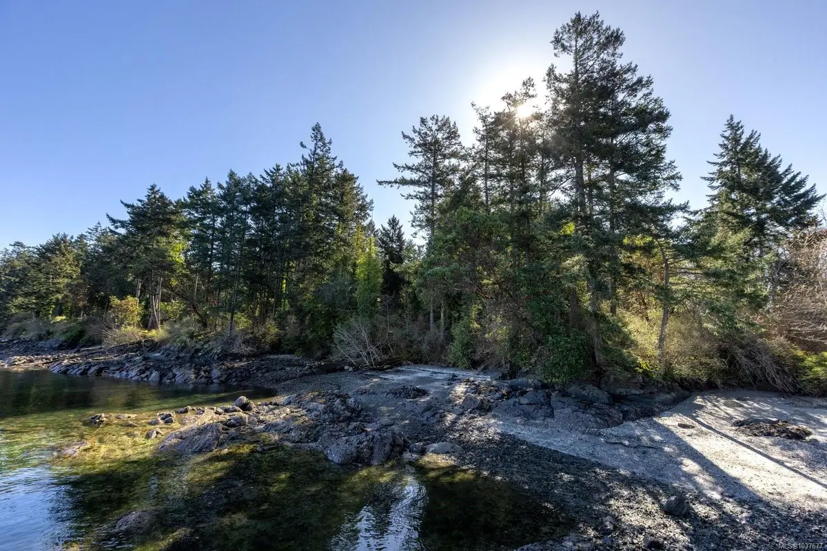 2218 Dolphin Rd, North Saanich BC V8L 5Y7