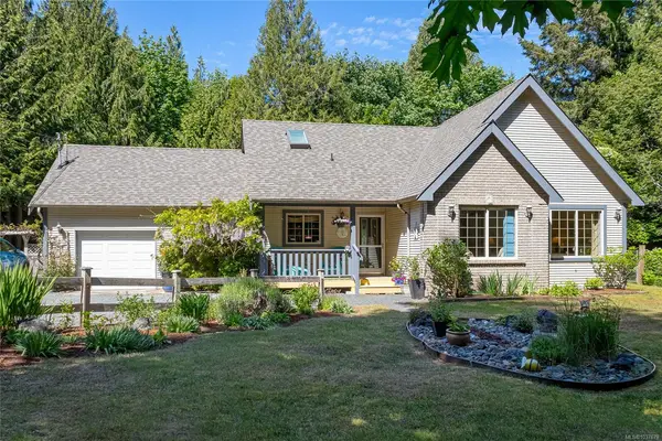 278 Grovehill Rd, Qualicum Beach BC V9K 2L9 - 3 bed, 2 bath in Qualicum Beach