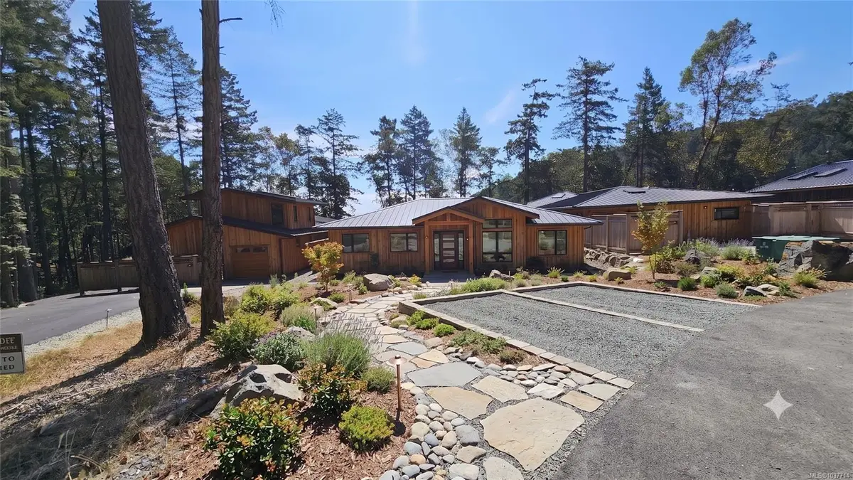 176 Maracaibo Lane, Salt Spring BC V8K 1S6
