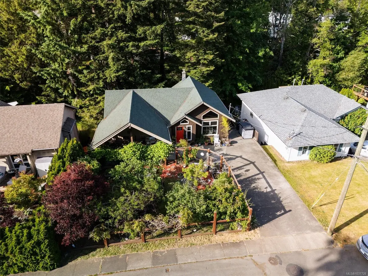 1456 Hurford Ave, Courtenay BC V9N 6X3