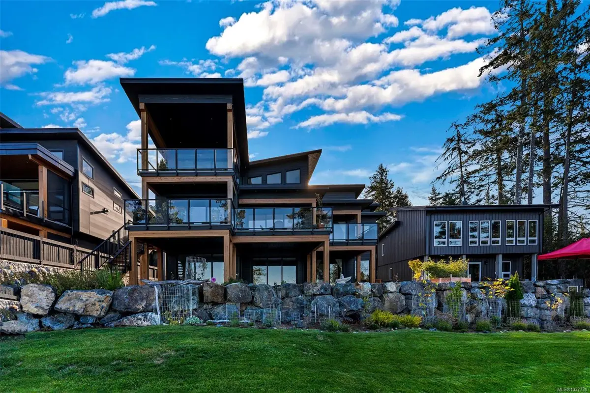 7210 Sea Cliff Rd, Sooke BC V9Z 1A8