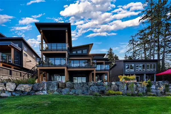 7210 Sea Cliff Rd, Sooke BC V9Z 1A8 - 4 bed, 4 bath in Sooke
