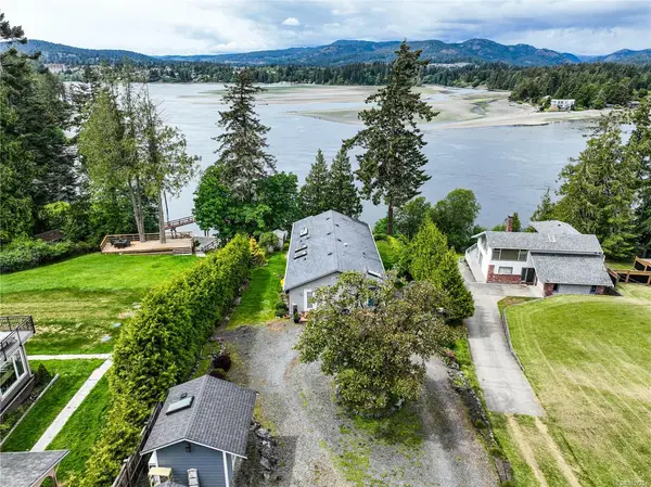 113 Seagirt Rd, Sooke BC V9Z 1A3 - 5 bed, 3 bath property for sale in Sooke
