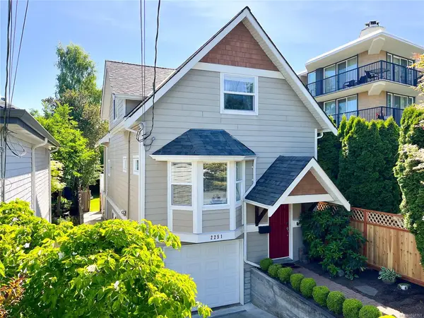 2251 Eastdowne Rd, Oak Bay BC V8R 5P5