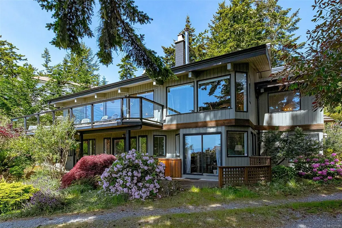 7954 West Coast Rd, Sooke BC V9Z 0R5