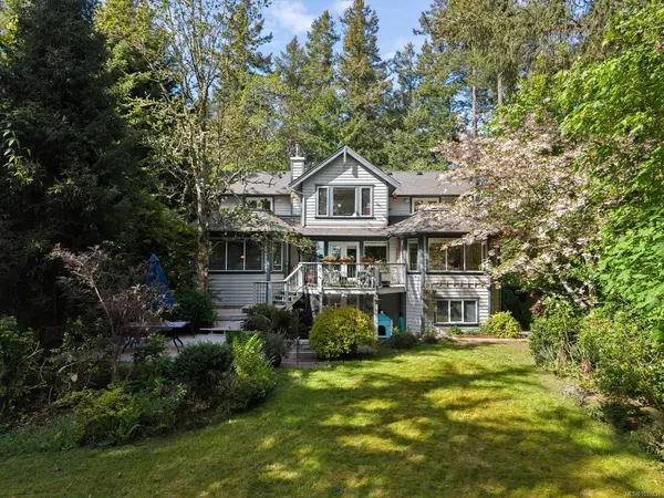 627 Downey Rd, North Saanich BC V8L 5M6 - 5 bed, 4.0 bath in North Saanich