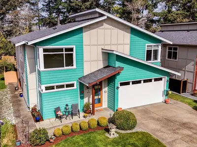 854 Caroline Rd # 2, Esquimalt BC V9A 4L9