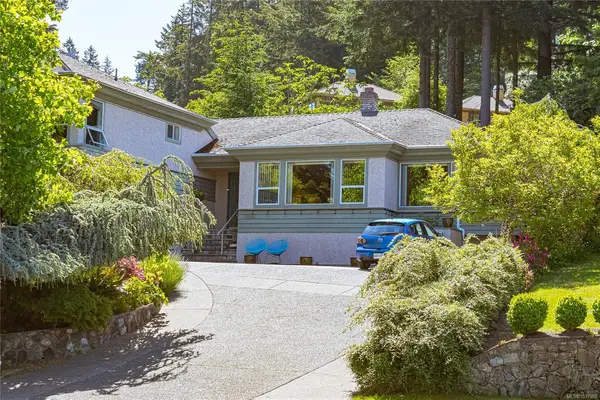 4343 Emily Carr Dr, Saanich BC V8X 5E4 - 3 bed, 3 bath in Saanich
