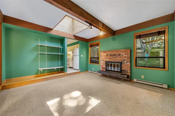 4489 Cottontree Lane, Saanich BC V8X 4H7 - 3 bed, 3.0 bath in Saanich