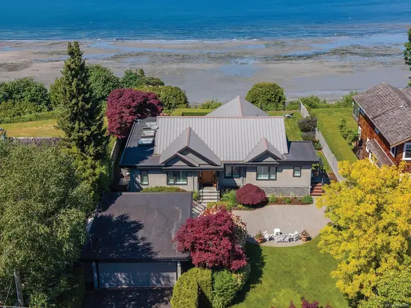 311 Poplar Ave, Qualicum Beach BC V9K 1J7 - 3 bed, 4 bath in Qualicum Beach