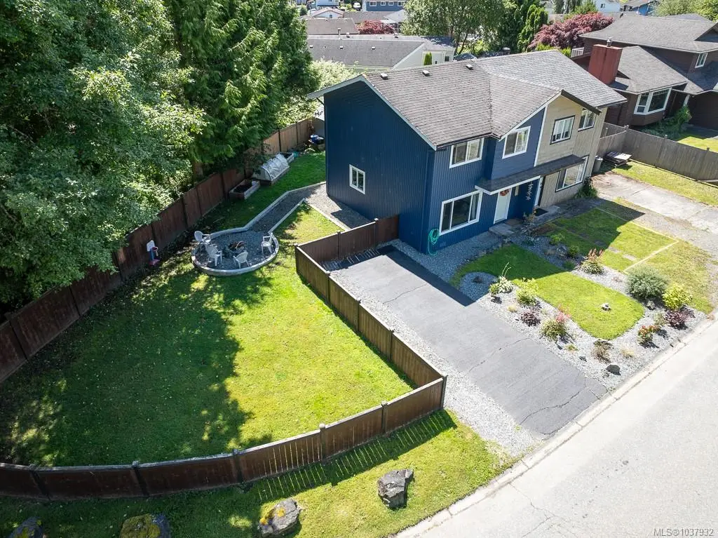 9477 Scott St #A, Port Hardy BC V0N 2P0