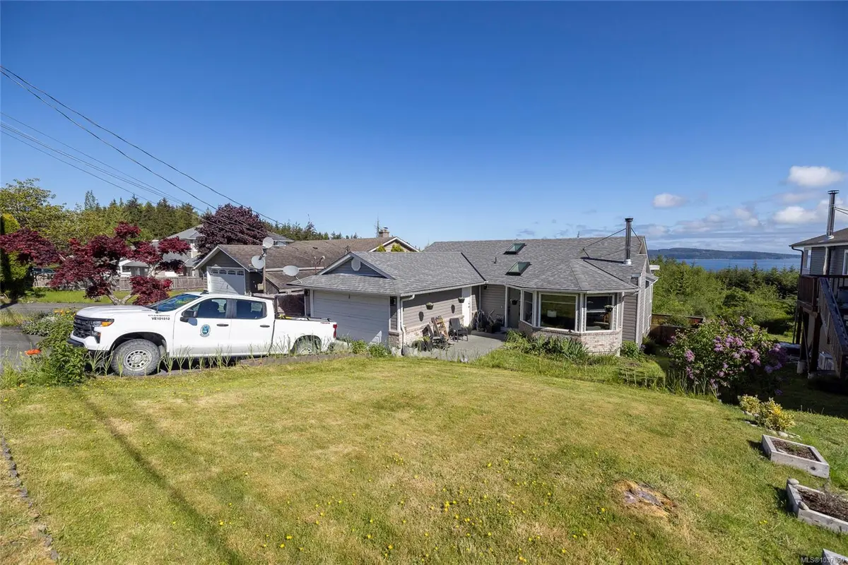 2874 Woodland Dr, Port McNeill BC V0N 2R0