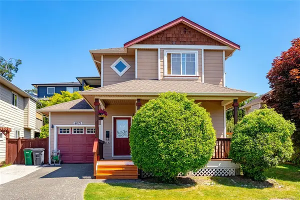 4021 Blackberry Lane, Saanich BC V8X 5J4 - 3 bed, 3 bath property for sale in Saanich