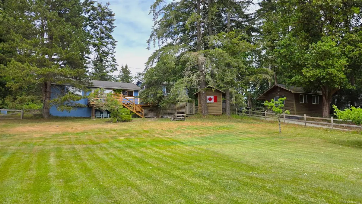 105 Byron Rd, Salt Spring BC V8K 1C8