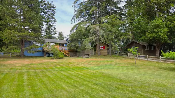105 Byron Rd, Salt Spring BC V8K 1C8 - 4 bed, 2 bath property for sale in Salt Spring