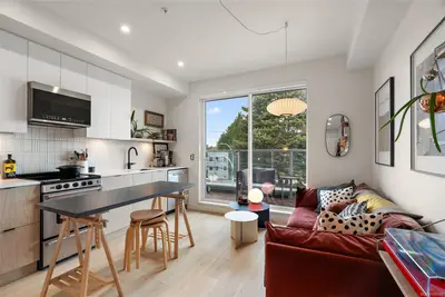 1301 Hillside Ave # 306, Victoria BC V8T 0E3