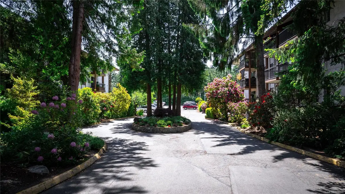 1009 Mckenzie Ave #118, Saanich BC V8X 4B1