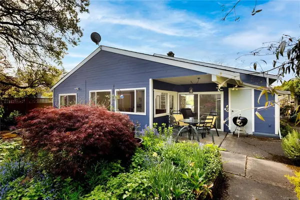 4395 Robinwood Dr, Saanich BC V8N 5R7