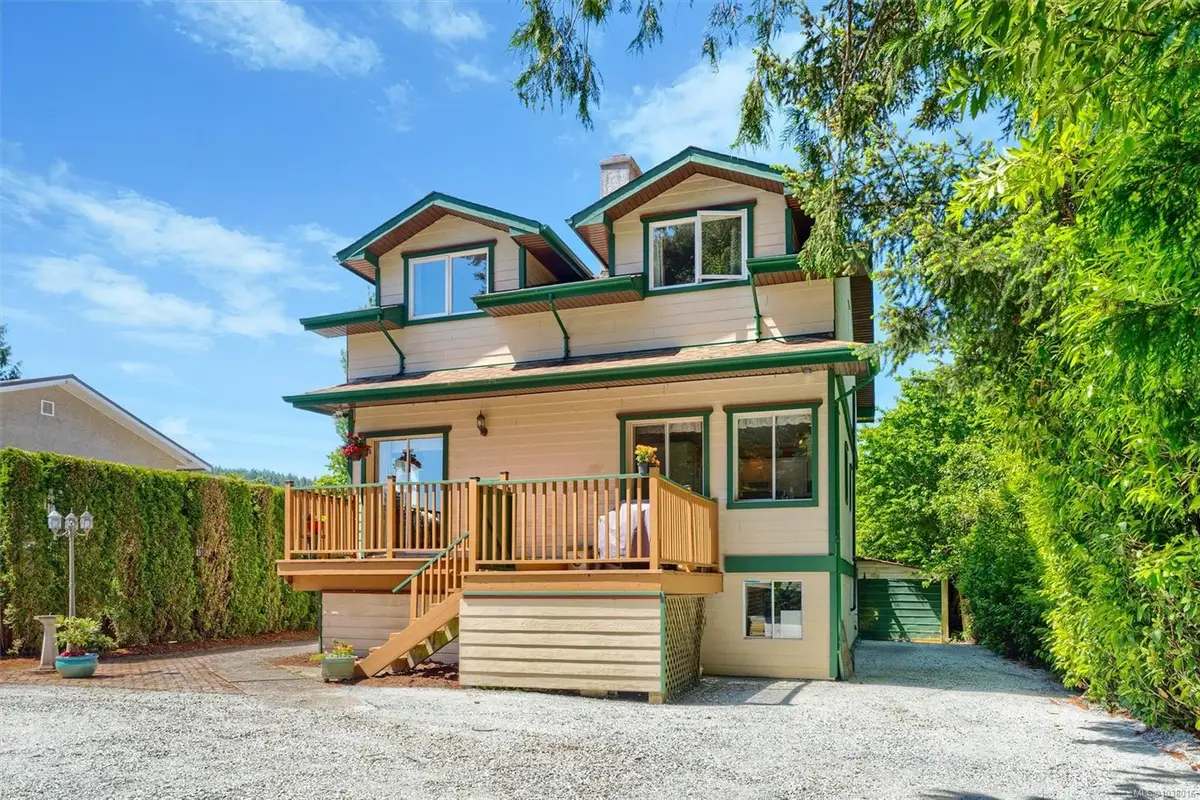 9220 East Saanich Rd, North Saanich BC V8L 1H7