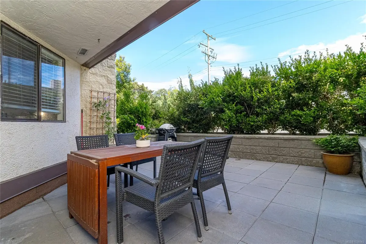 1745 Leighton Rd #102, Victoria BC V8R 6R6