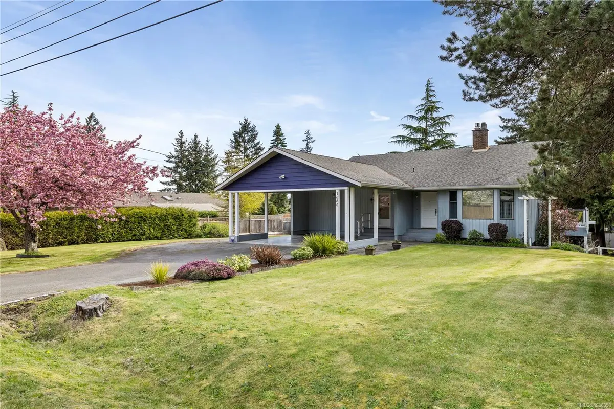 1680 Gerald St, Nanoose Bay BC V9P 9C7