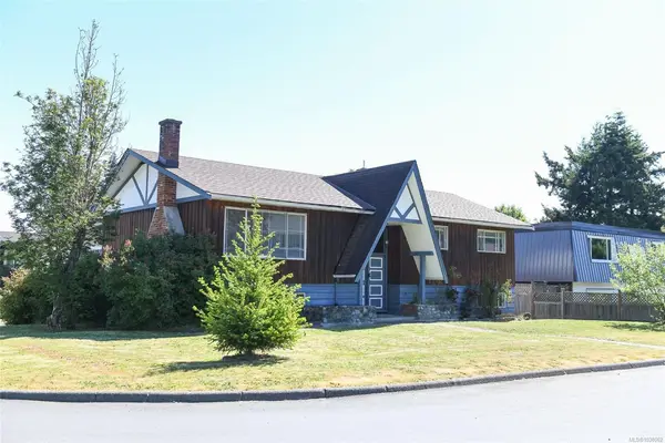 2029 Cedar Cres, Courtenay BC V9N 3B8