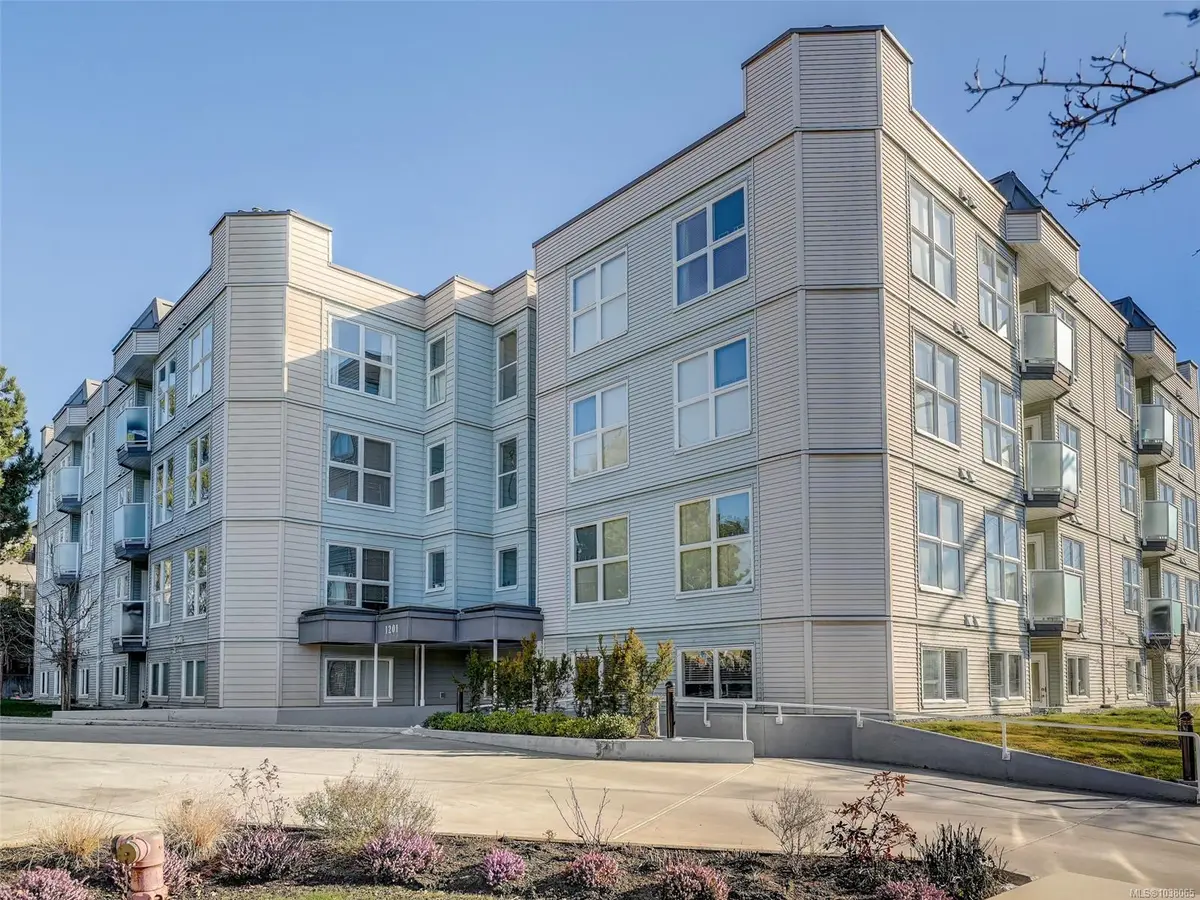 1201 Hillside Ave # 302, Victoria BC V8T 2B1