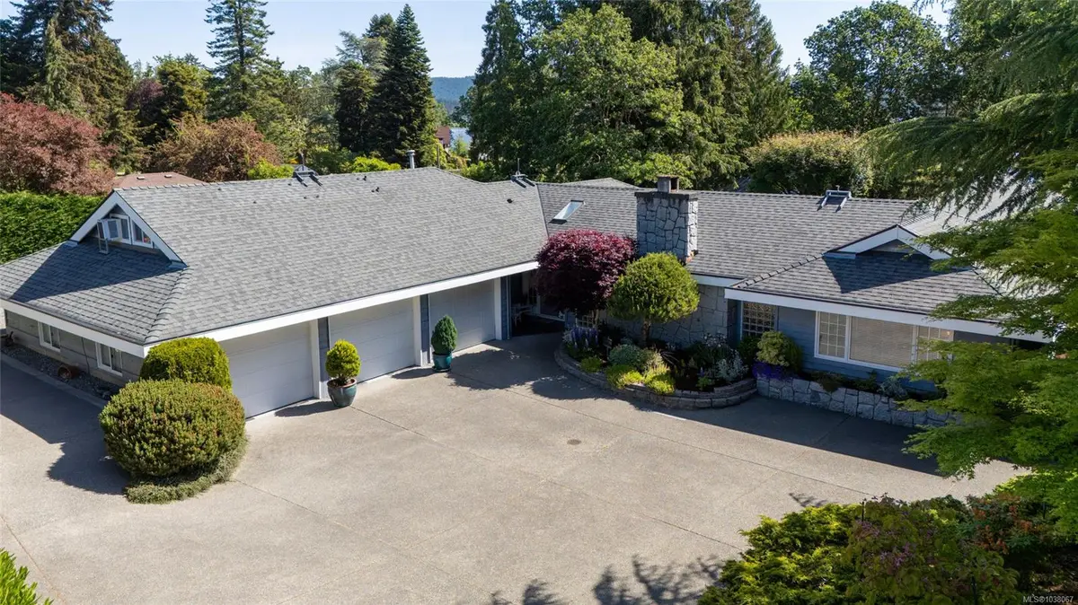 2221 Tarn Pl, Duncan BC V9L 5E7