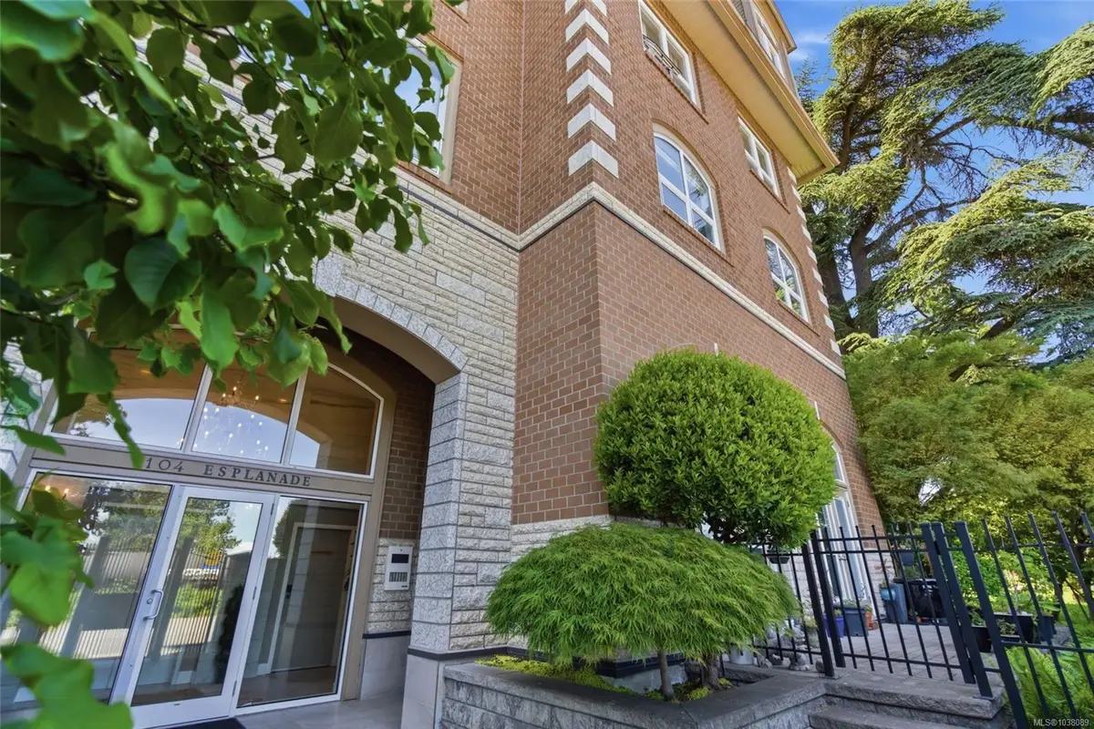 104 Esplanade St #304, Nanaimo BC V9R 0G6