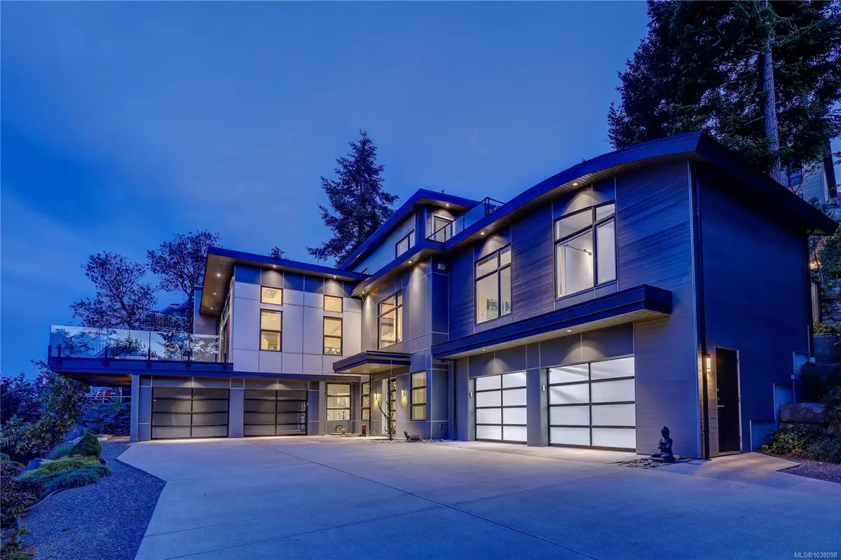 3450 Dolphin Dr, Nanoose Bay BC V9P 9H6