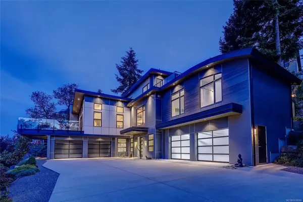 3450 Dolphin Dr, Nanoose Bay BC V9P 9H6 - 4 bed, 5 bath property for sale in Nanoose Bay