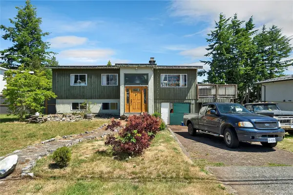 763 Upland Dr, Campbell River BC V9W 2A8 - 4 bed, 2 bath property for sale in Campbell River