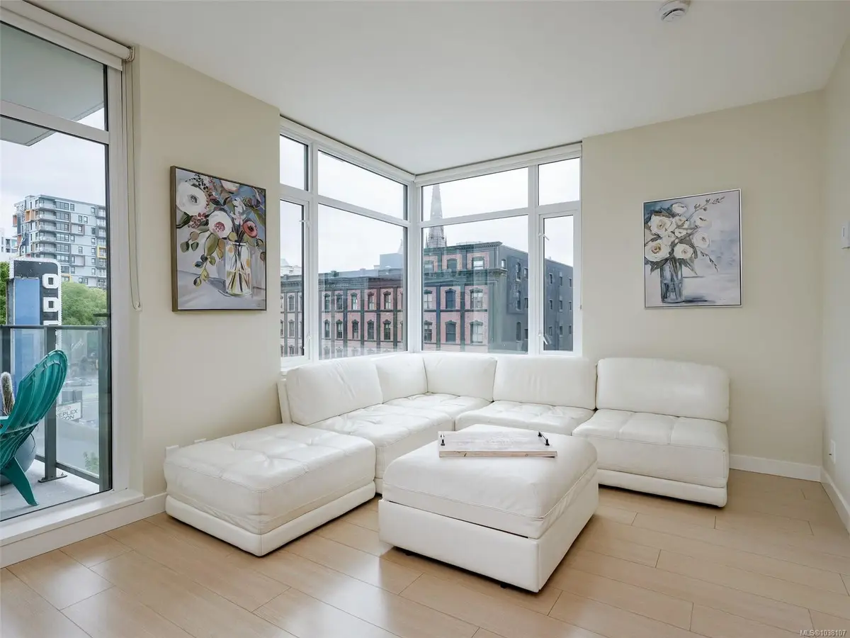 728 Yates St #405, Victoria BC V8W 0C8