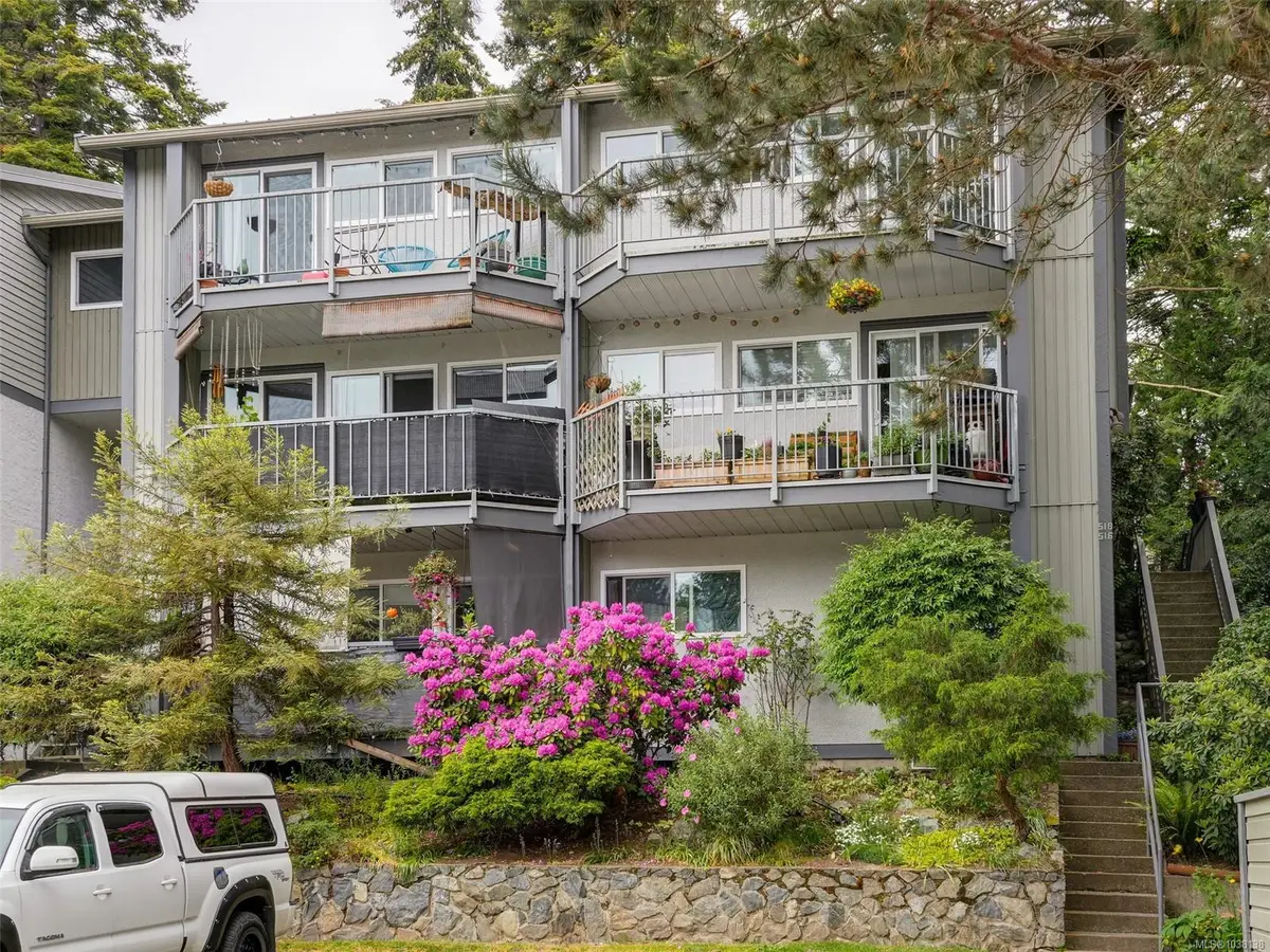 518 Carnation Pl, Saanich BC V8Z 6G6