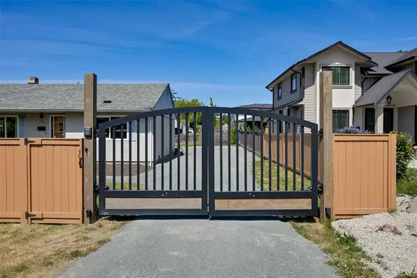 null - 3 bed, 2 bath property for sale in Saanich