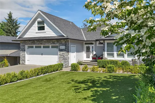 2613 Sunderland Rd, Campbell River BC V9H 0C9 - 5 bed, 5 bath property for sale in Campbell River