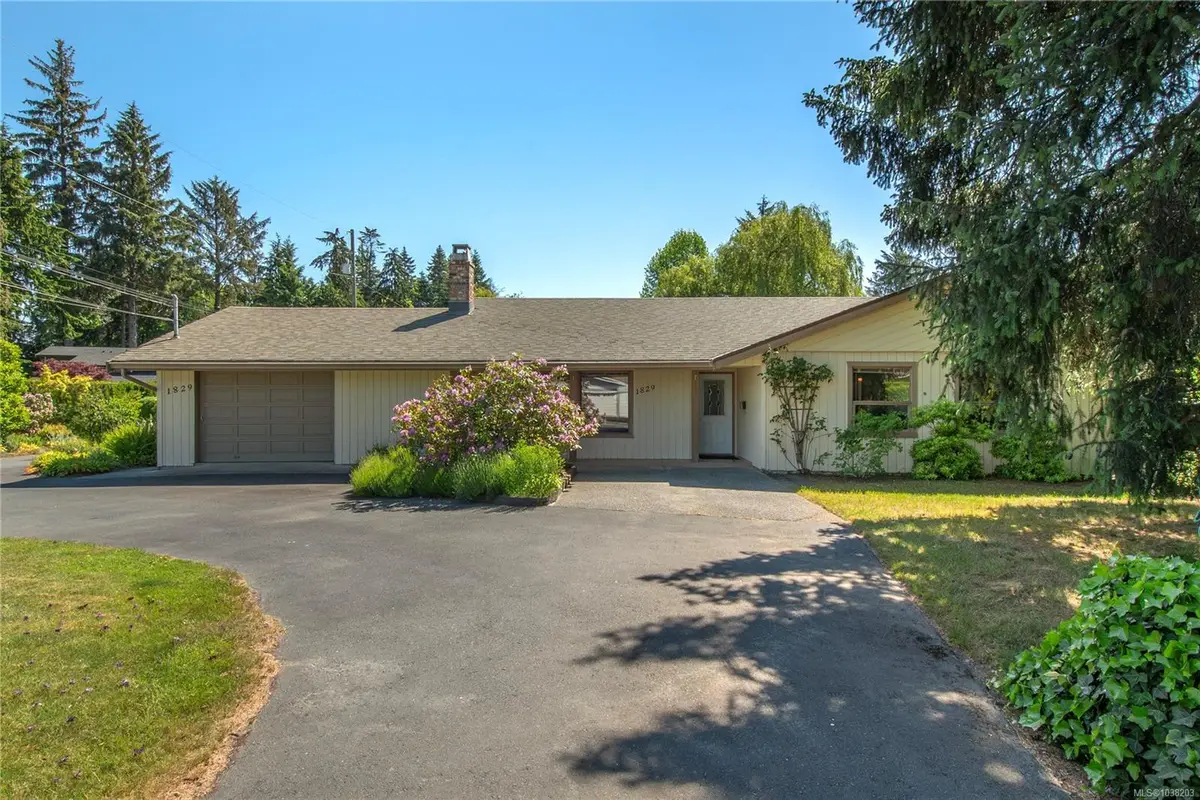 1829 Galerno Rd, Campbell River BC V9W 5W7