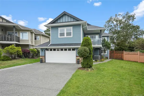 1759 Mamich Cir, Saanich BC V8N 6M9