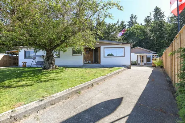610 Nechako Ave, Courtenay BC V9N 7R3 - 4 bed, 3 bath property for sale in Courtenay