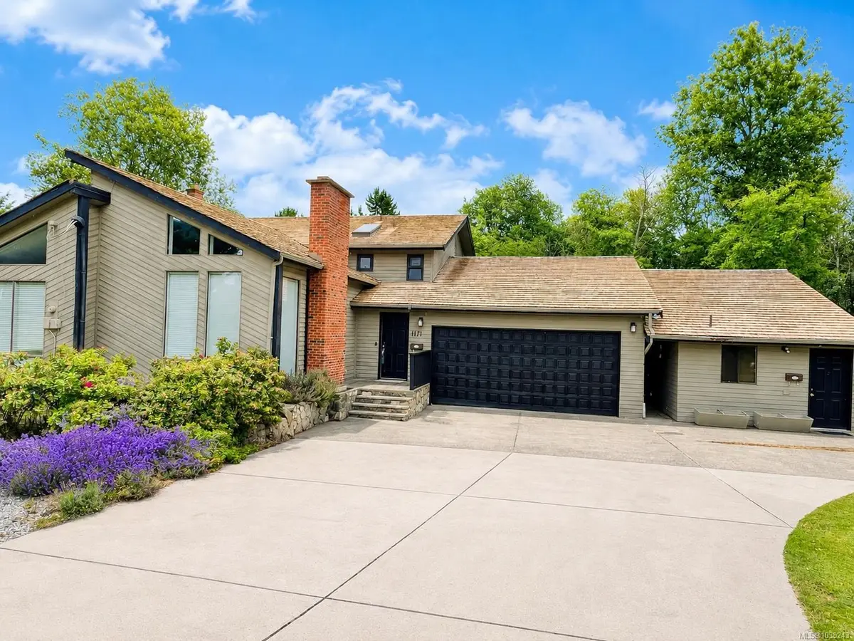 1171 Royal Oak Dr, Saanich BC V8X 3T7