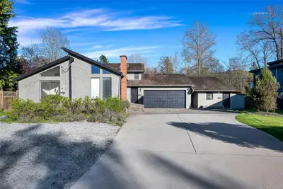 1171 Royal Oak Dr, Saanich BC V8X 3T7