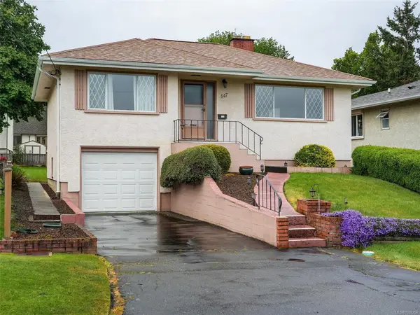 547 Davida Ave, Saanich BC V9A 2C8