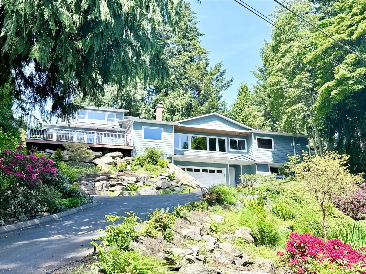10930 Fernie Wynd Rd, North Saanich BC V8L 5H8