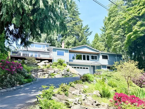 10930 Fernie Wynd Rd, North Saanich BC V8L 5H8