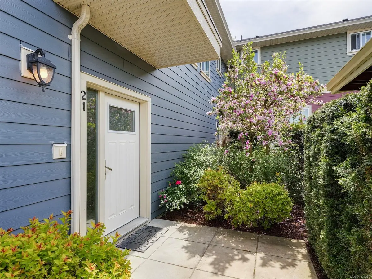 1515 Keating Cross Rd #21, Central Saanich BC V8M 1W9