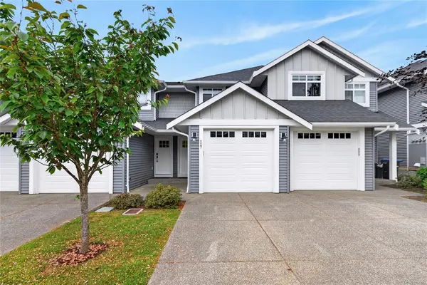 # 117 - 2 bed, 3 bath property for sale in Courtenay